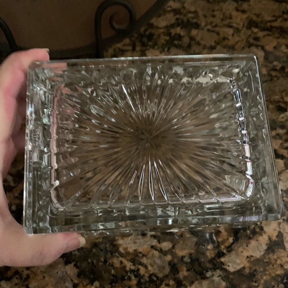 VINTAGE DIAMOND CUT GLASSWARE WITH LID - Picture 9 of 10